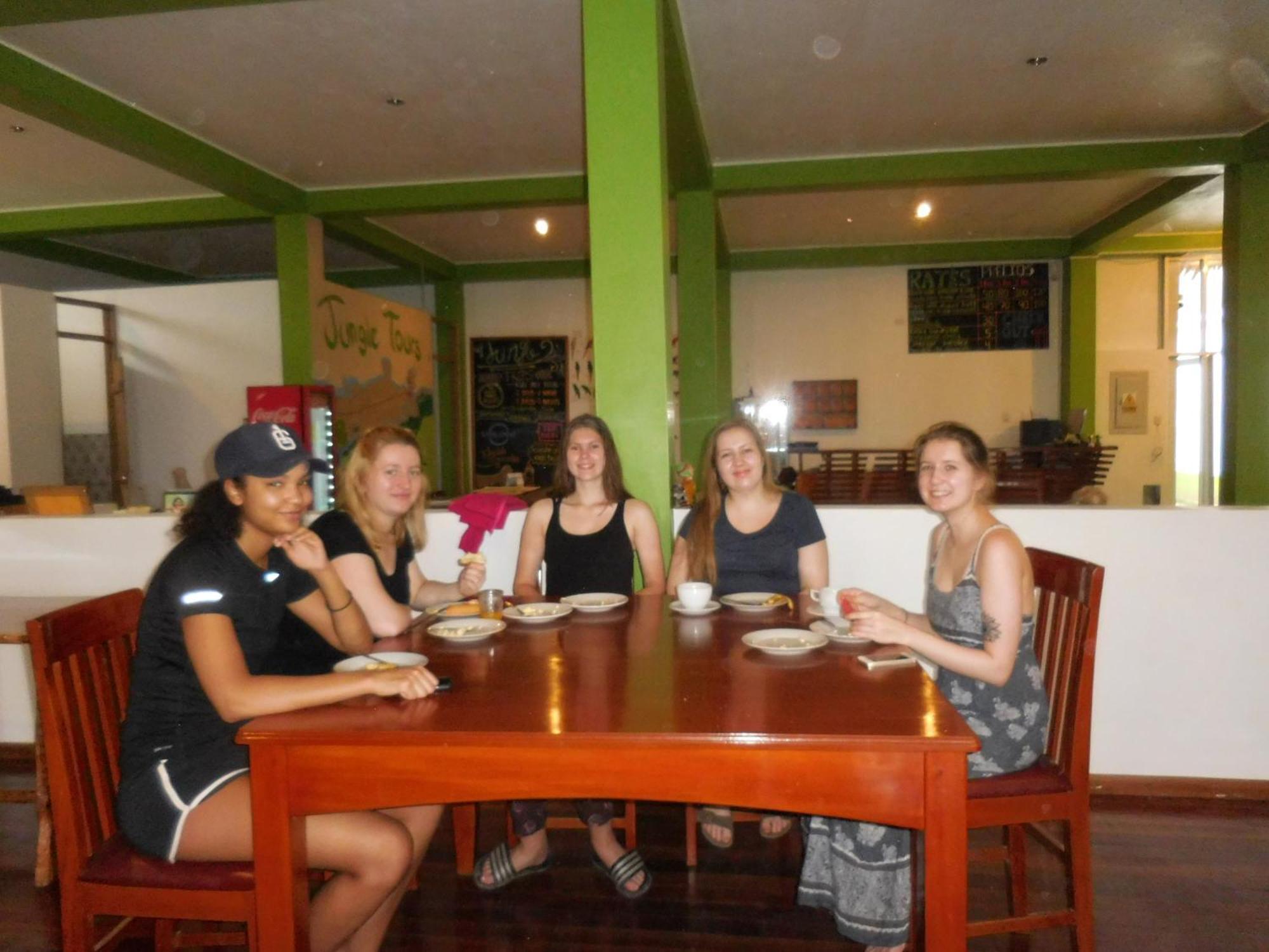 Tambopata Hostel Puerto Maldonado Kültér fotó