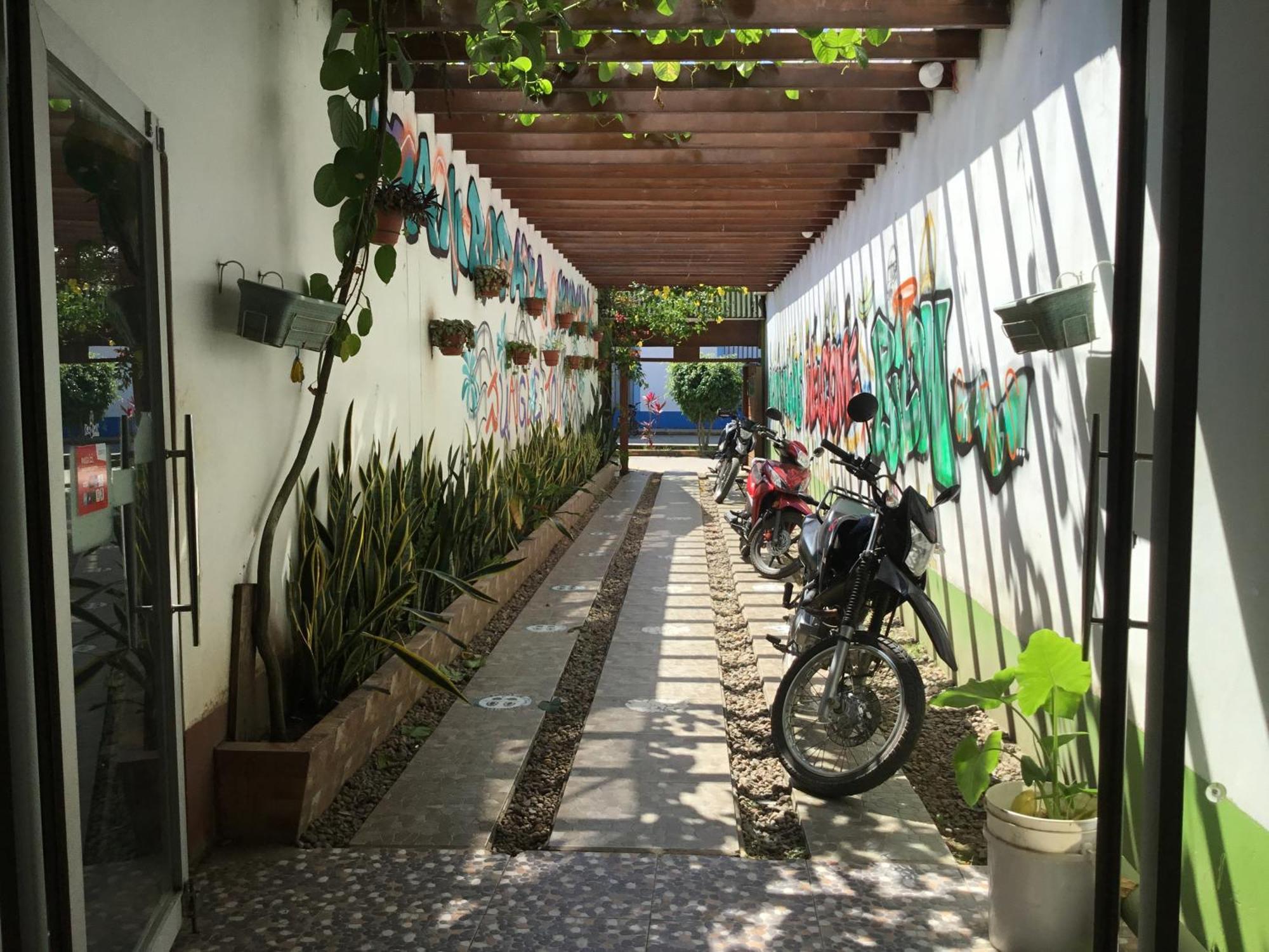 Tambopata Hostel Puerto Maldonado Kültér fotó
