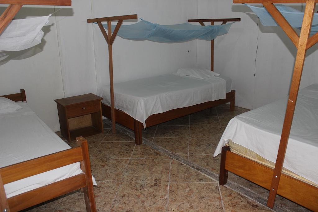 Tambopata Hostel Puerto Maldonado Szoba fotó