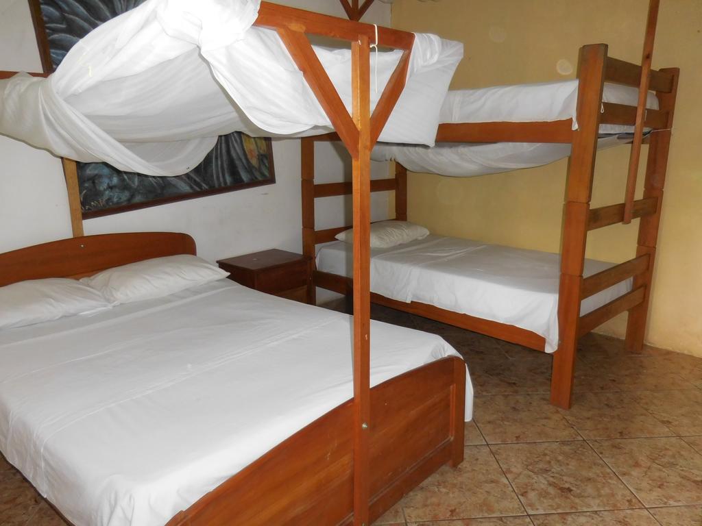 Tambopata Hostel Puerto Maldonado Kültér fotó